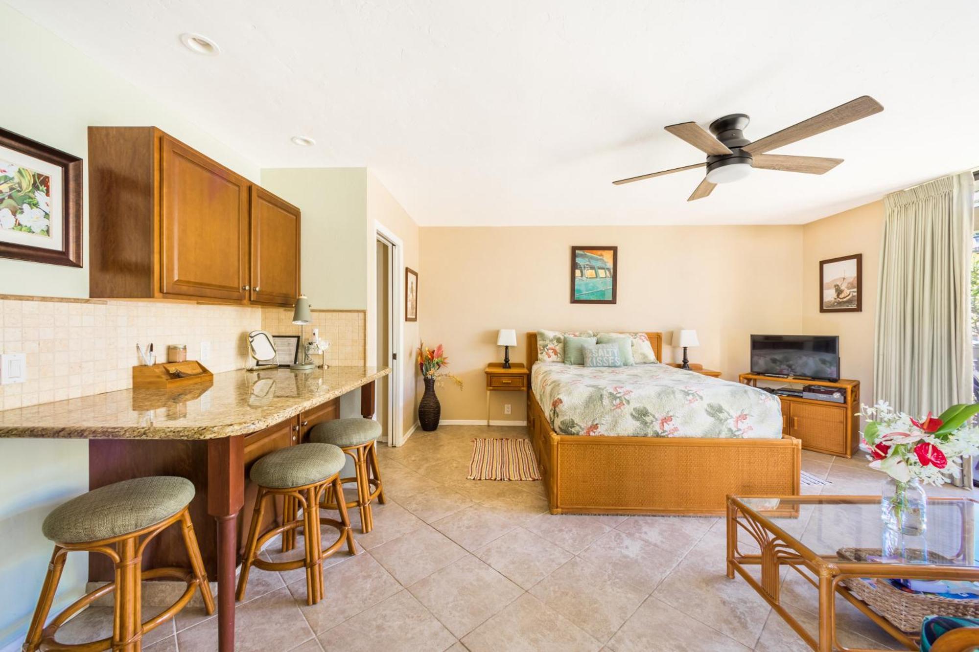Apartment Amazing Peaks Of Ocean View On Ali'i Dr By Surf Spots